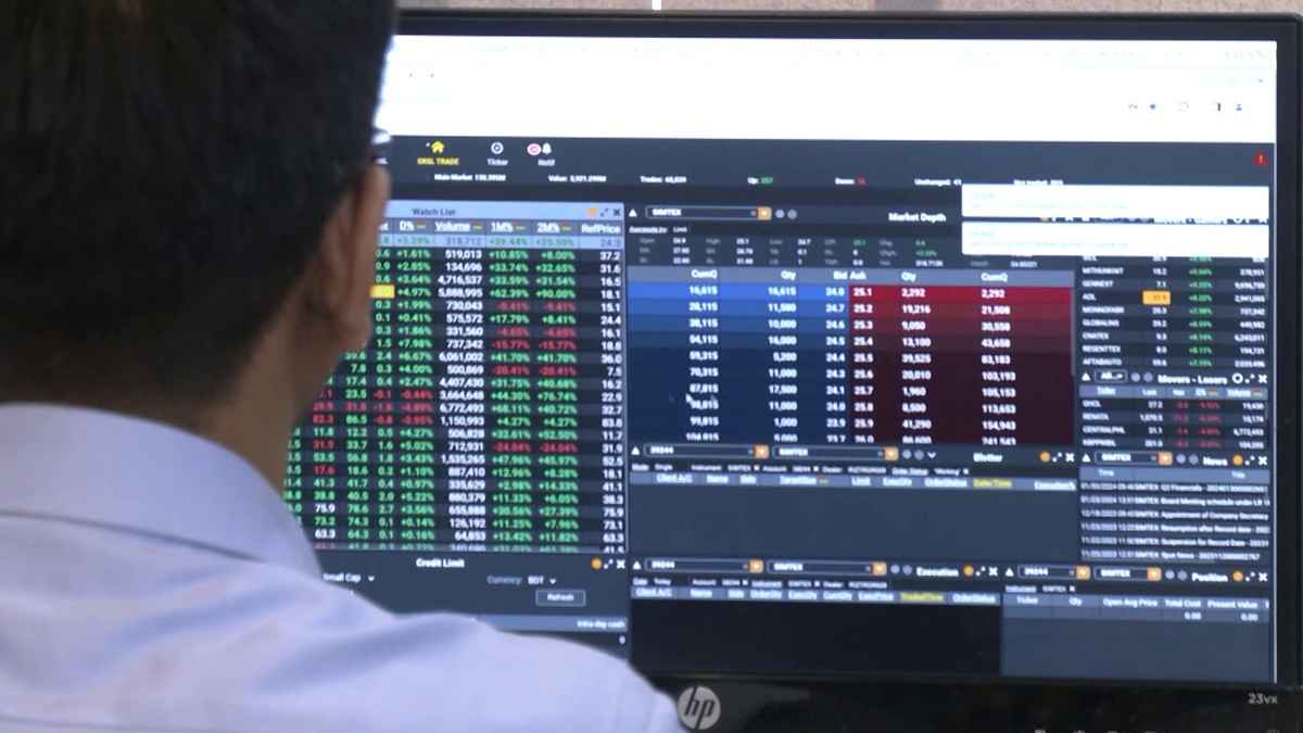 শেয়ারবাজারে নতুন সময়সূচিতে চলছে লেনদেন