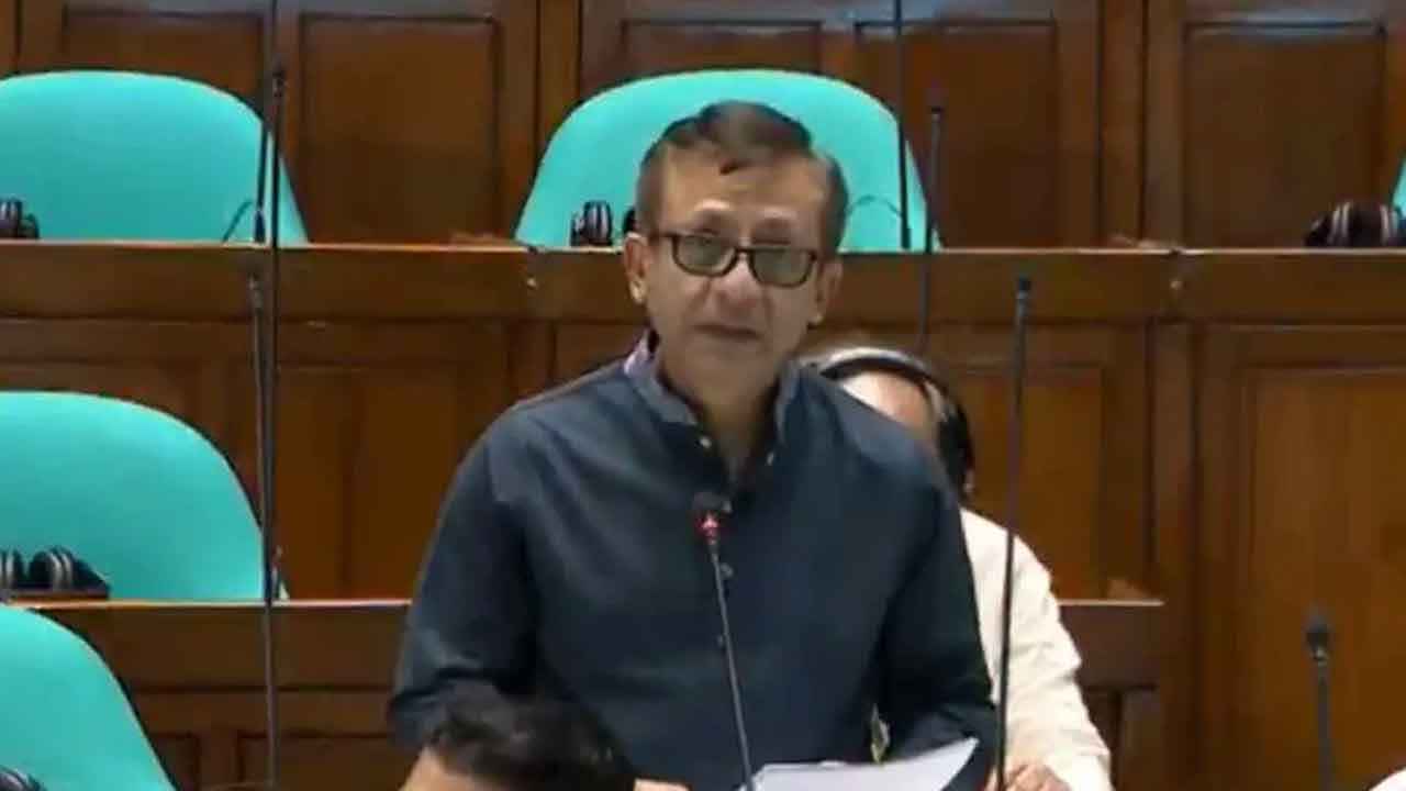 ‘মডারেট’ জ্বালানি মূল্যবৃদ্ধি, বড় প্রভাব নেই উৎপাদনে: বাণিজ্যমন্ত্রী