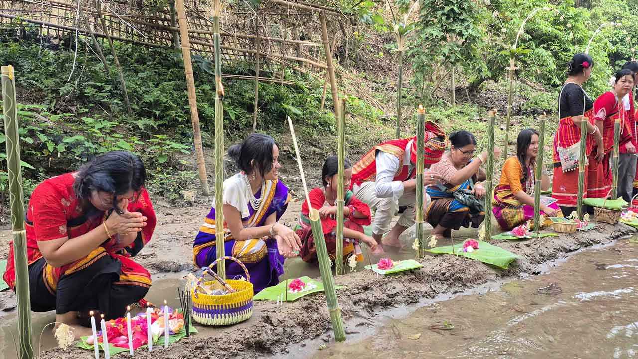 খাগড়াছড়িতে ত্রিপুরাদের বৈসু উৎসব শুরু