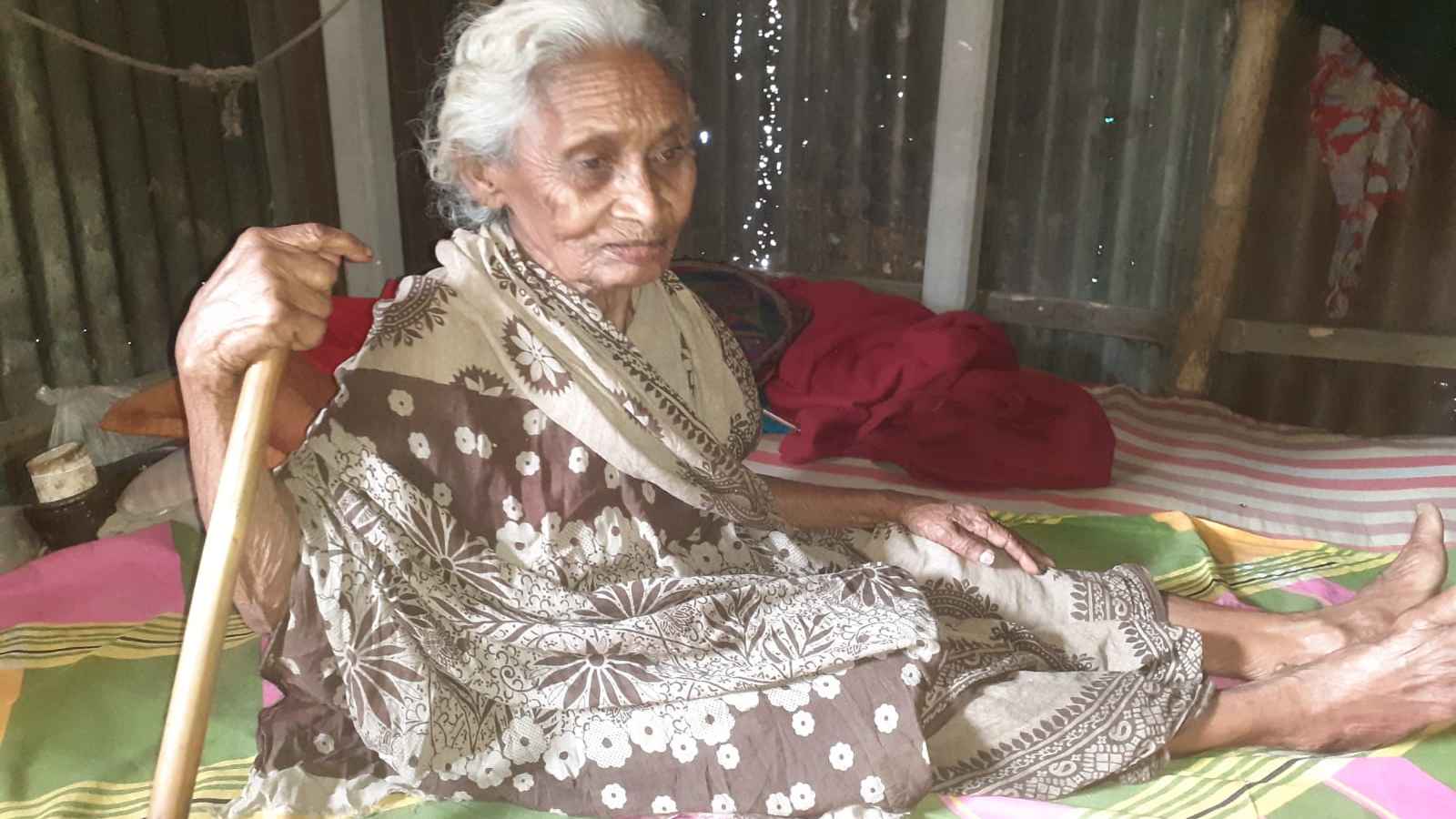 অসহায় গেল্লি বেওয়ার দেখার নেই কেউ