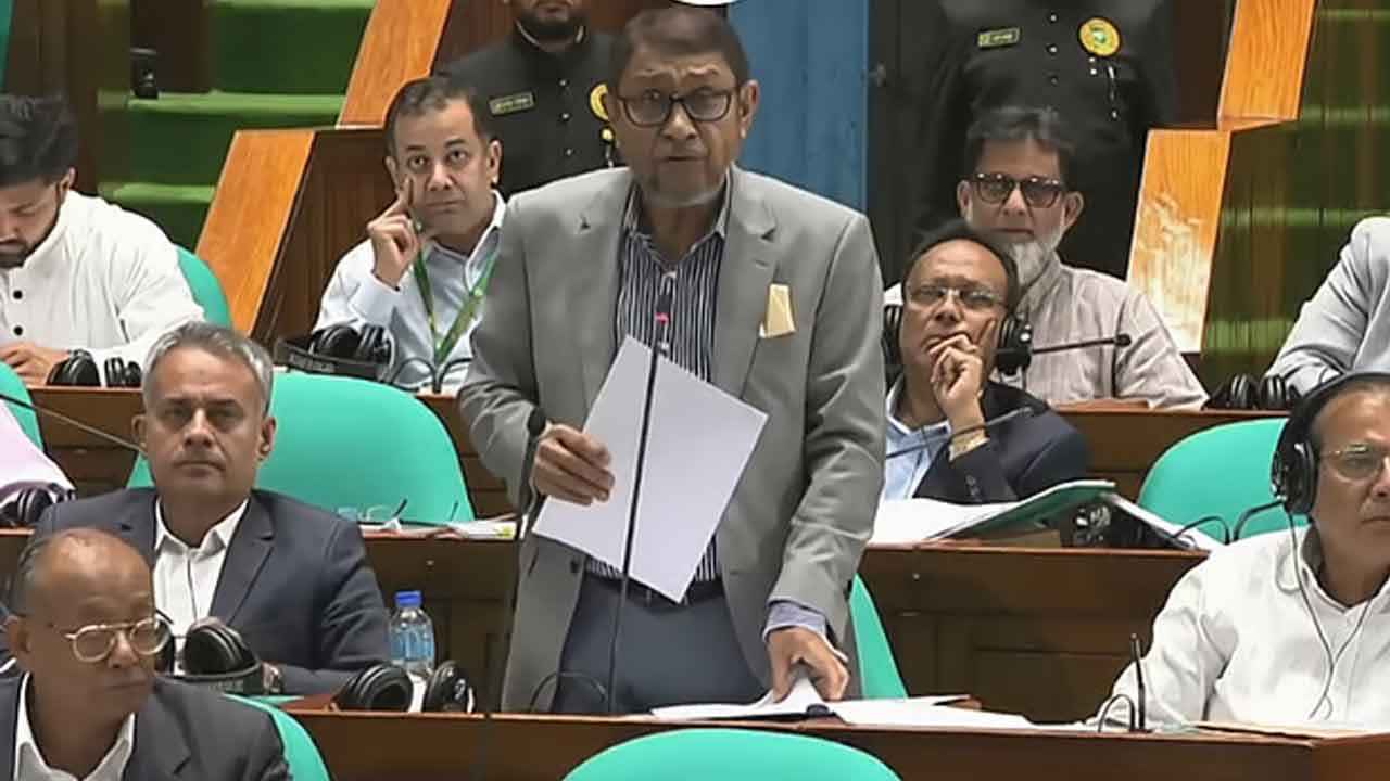 ‘করোনার টিকা-সরঞ্জাম কেনায় ৪ হাজার ৬৮৫ কোটি টাকা বরাদ্দ হয়েছিল’