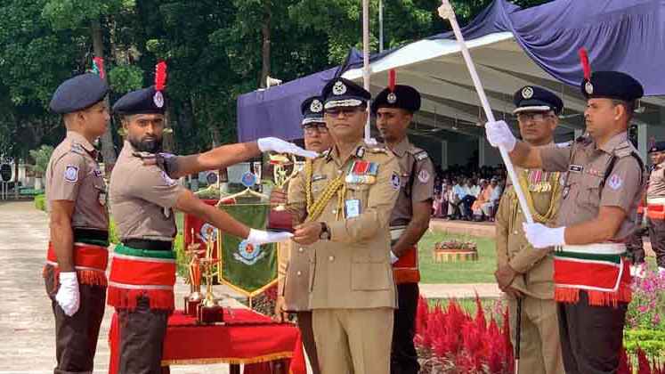পুলিশ একাডেমিতে ২০৯ এসআইয়ের পাসিং আউট প্যারেড অনুষ্ঠিত