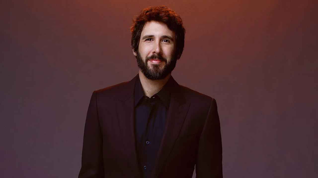 হলিউড ‘ওয়াক অব ফেম’-এ জশ গ্রোবান