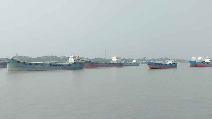 জ্বালানি সংকট: মোংলা বন্দরে তীব্র অচলাবস্থা