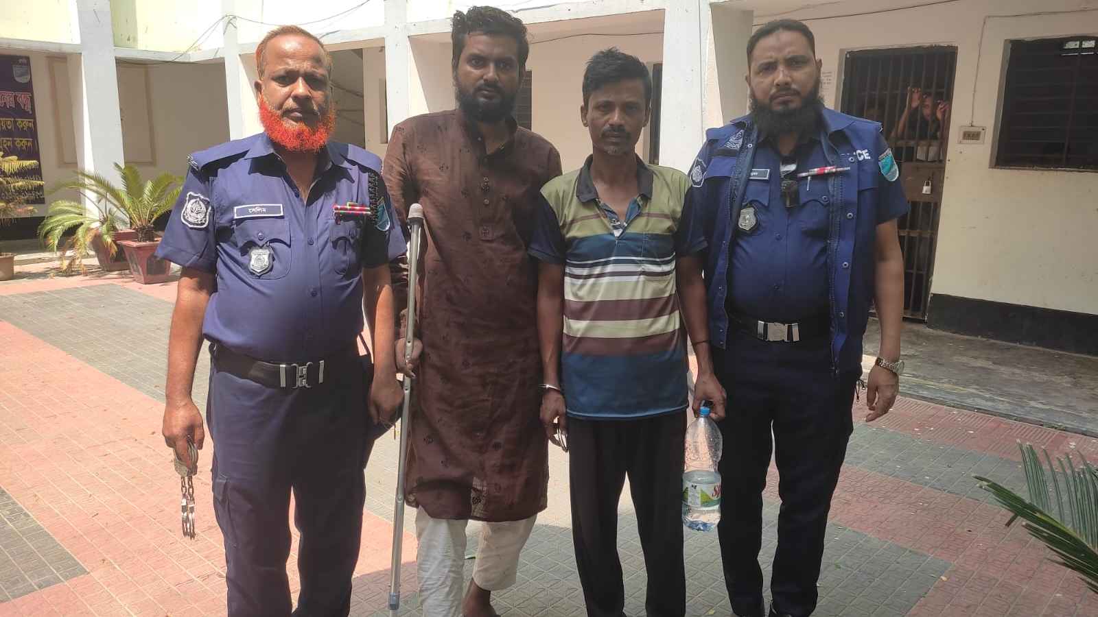 মাদারীপুরে তেলবাহী ট্রাক ডাকাতি মামলায় গ্রেফতার ২