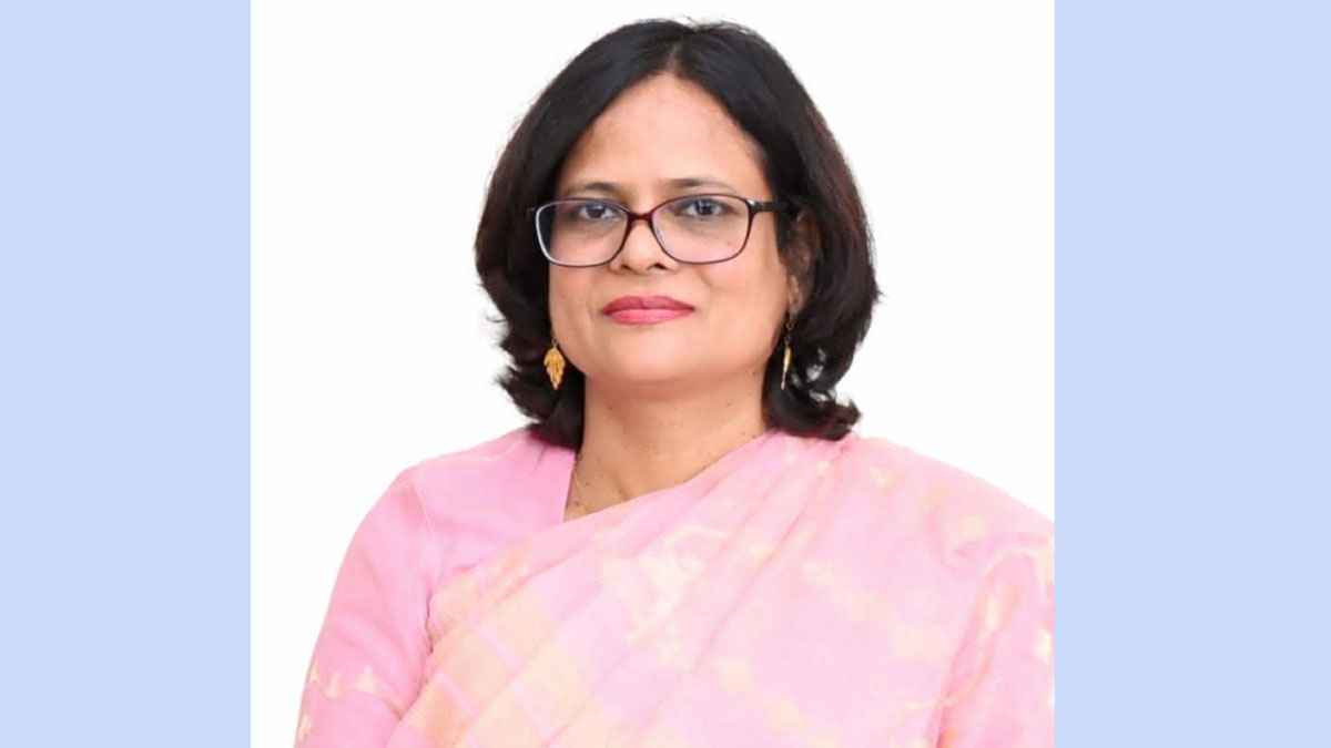 খুলনায় প্রথম নারী জেলা প্রশাসকের যোগদান