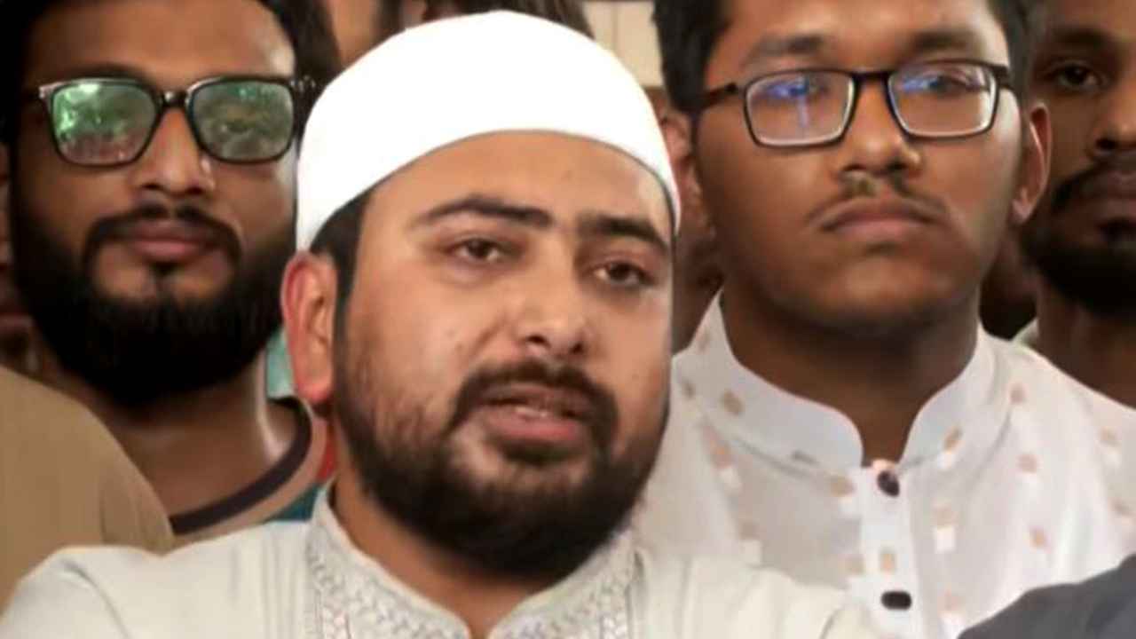 সাবেক উপদেষ্টাদের আন্দোলনে নামার আহ্বান নাহিদের