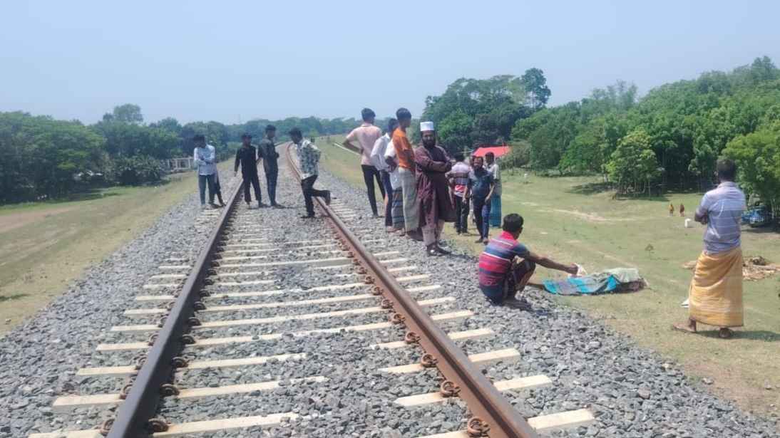 নাতিকে স্কুলে দিয়ে ফিরছিলেন বাড়িতে, ট্রেনে কাটা পড়ে বৃদ্ধ নিহত