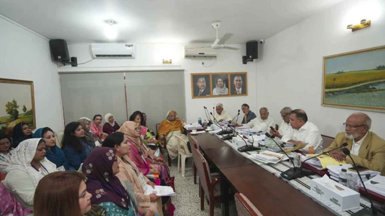 রাত ৩টা পর্যন্ত অফিসিয়াল কাজ করেছেন প্রধানমন্ত্রী