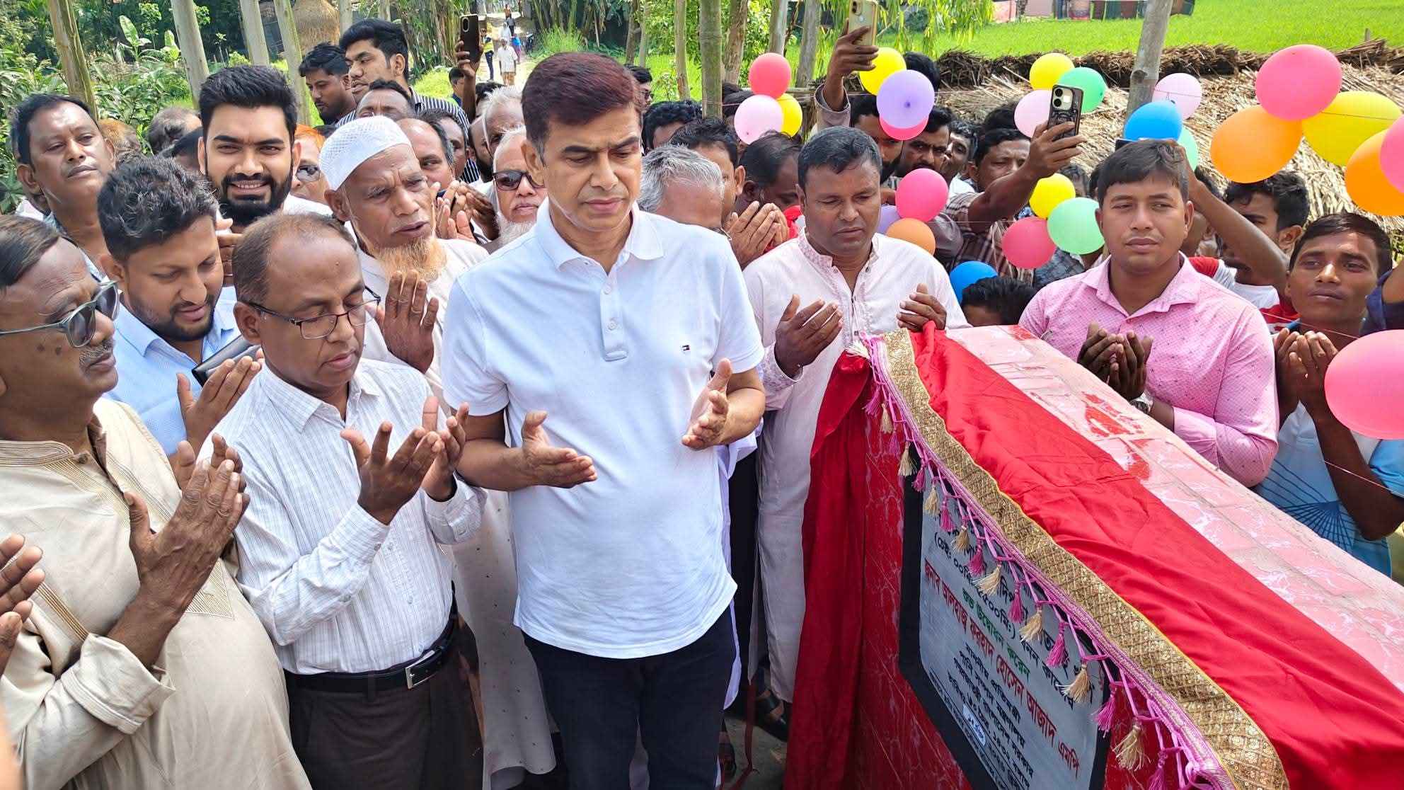 প্রধানমন্ত্রী বাংলাদেশকে সবুজায়নের উদ্যোগ নিয়েছেন: প্রতিমন্ত্রী