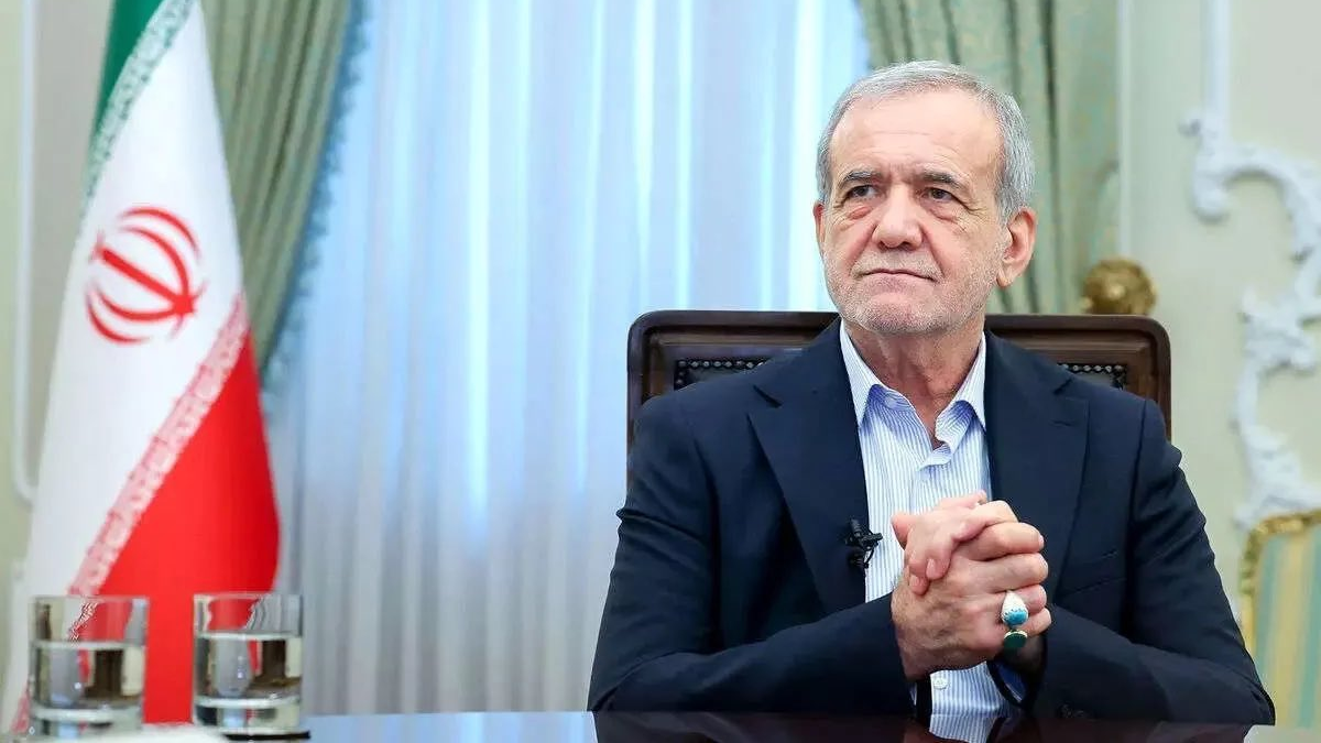 দেশকে রক্ষায় জীবন দিতে প্রস্তুত ১ কোটি ৪০ লাখ ইরানি: পেজেশকিয়ান