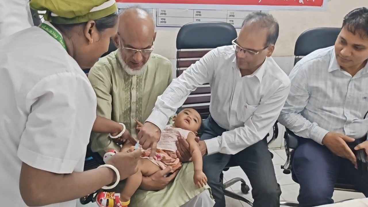 পিরোজপুরে হামের বিশেষ টিকাদান কর্মসূচি শুরু, পাবে ৬০ হাজার শিশু