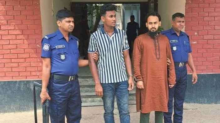 রাজবাড়ীতে ট্রাফিক পুলিশকে মারধর, শ্যালক-দুলাভাই আটক