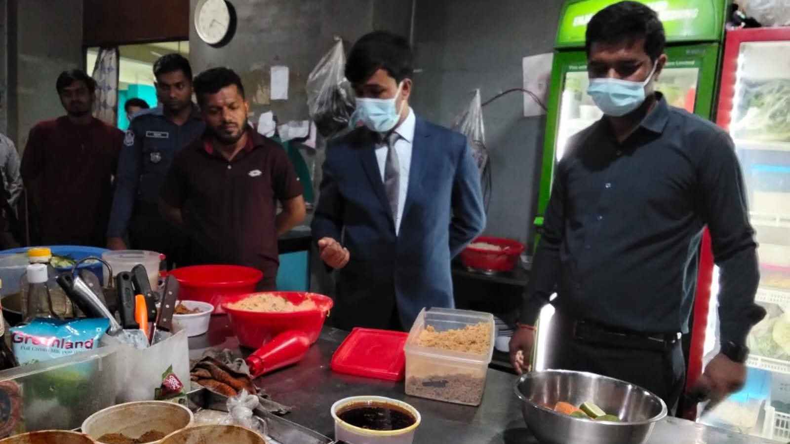 শরীয়তপুরে অস্বাস্থ্যকর পরিবেশে খাদ্য উৎপাদন ও বিক্রি, জরিমানা ৩ লাখ