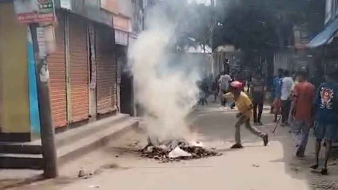 সিরাজগঞ্জে দুই মহল্লাবাসীর মধ্যে সংঘর্ষে আহত ২০ আটক ৬