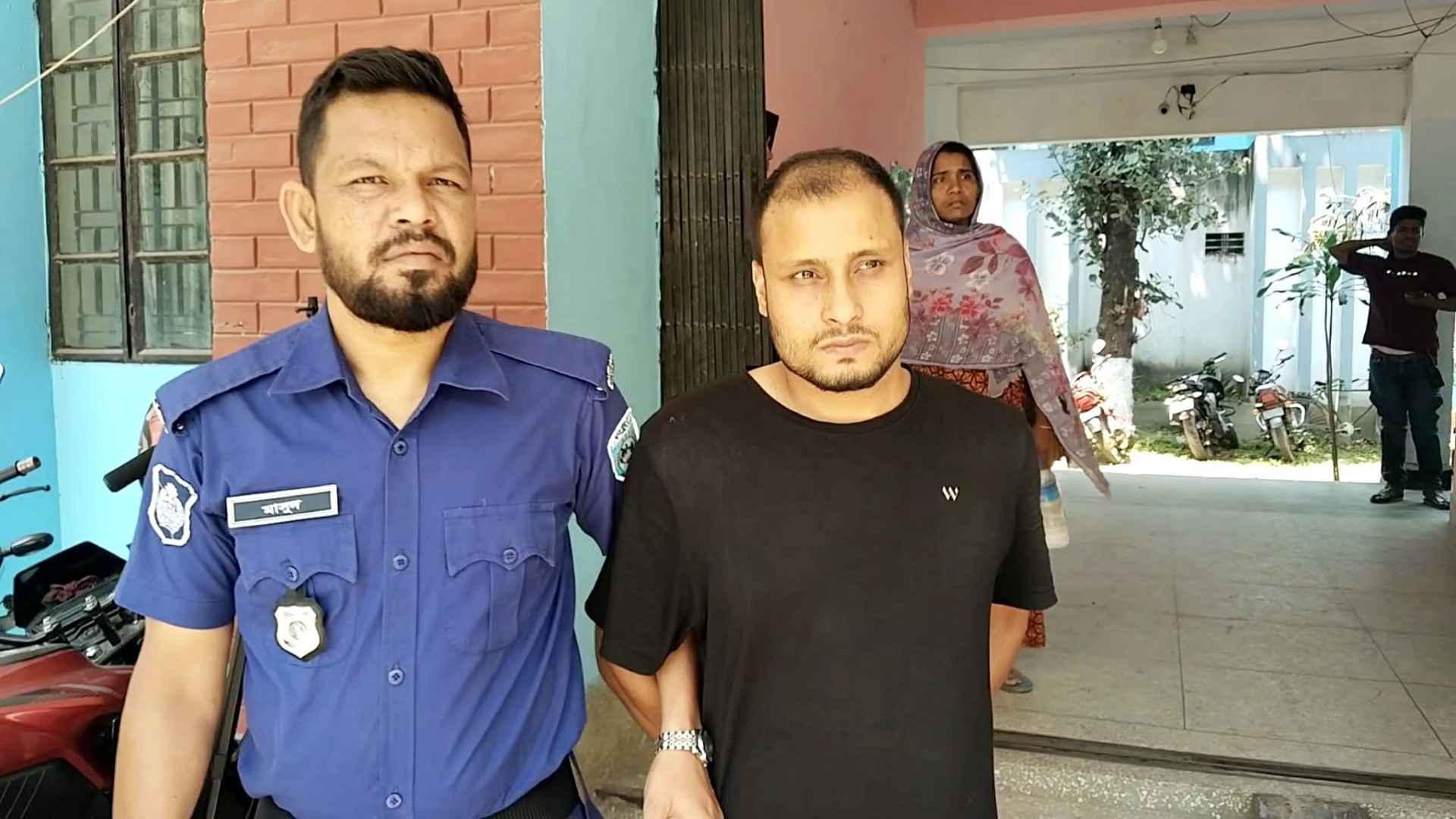 স্বরাষ্ট্রমন্ত্রীসহ বিএনপি নেতাদের নিয়ে কটূক্তি, যুবক গ্রেফতার