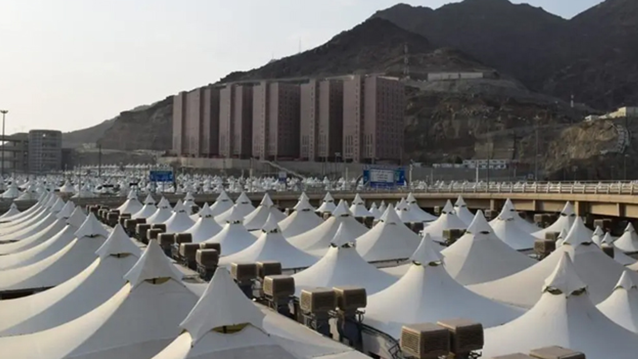 মিনায় হজযাত্রীদের জন্য তাঁবু তৈরির কাজ শুরু