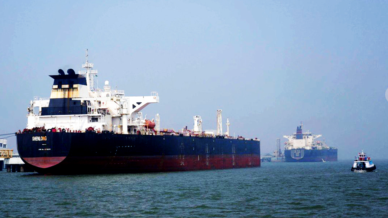 হরমুজ প্রণালিতে মিত্র দেশগুলোর কাছ থেকে ফি নেবে না ইরান   