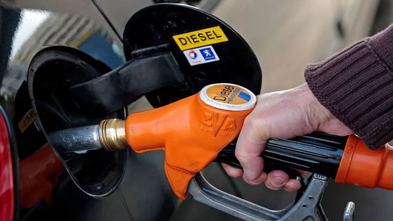 বিশ্ববাজারে জ্বালানি তেলের দামে ফের ঊর্ধ্বগতি