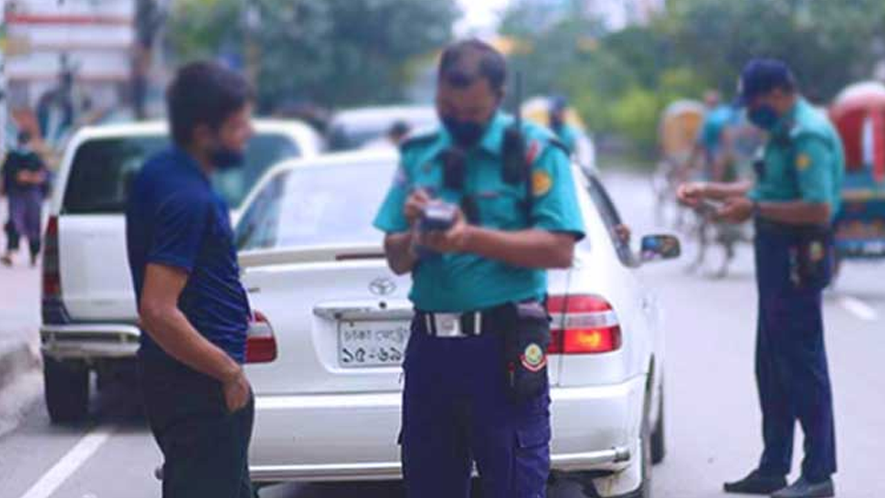 ট্রাফিক আইন লঙ্ঘনে ডিএমপির ১৮৭৮ মামলা