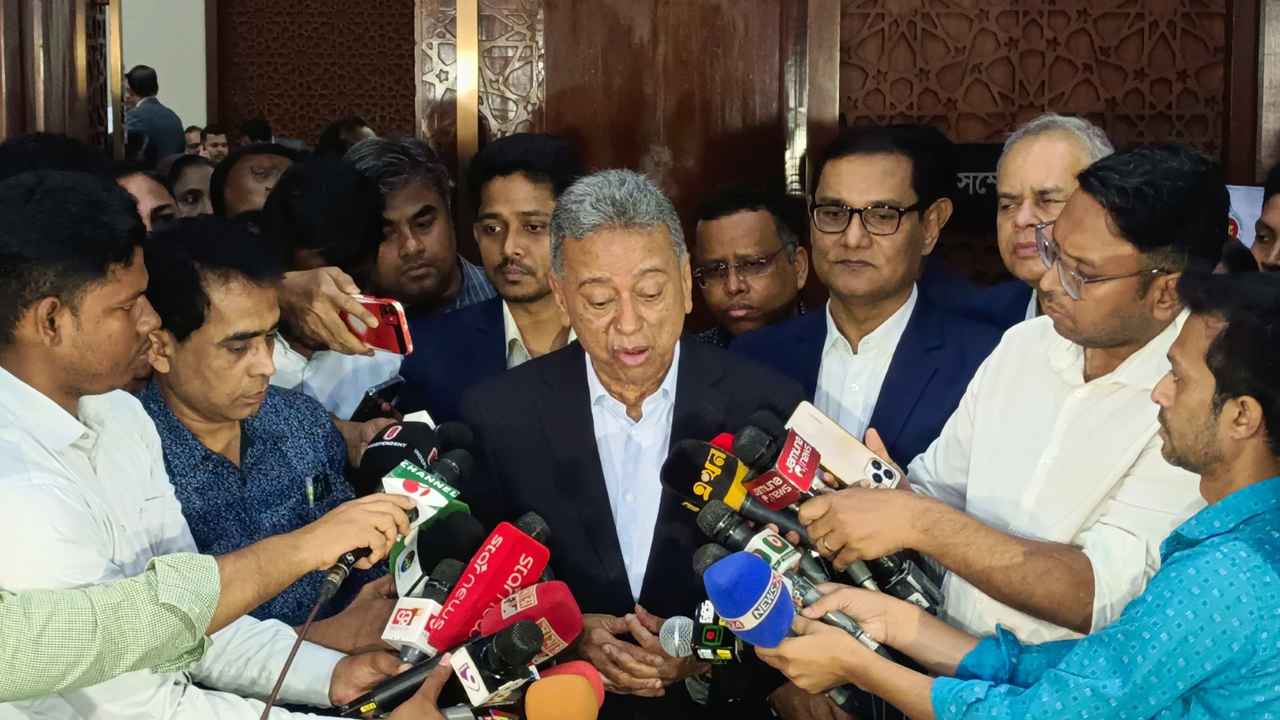 ভবিষ্যতে দ্রব্যমূল্য বৃদ্ধির আশঙ্কা রয়েছে: আমির খসরু