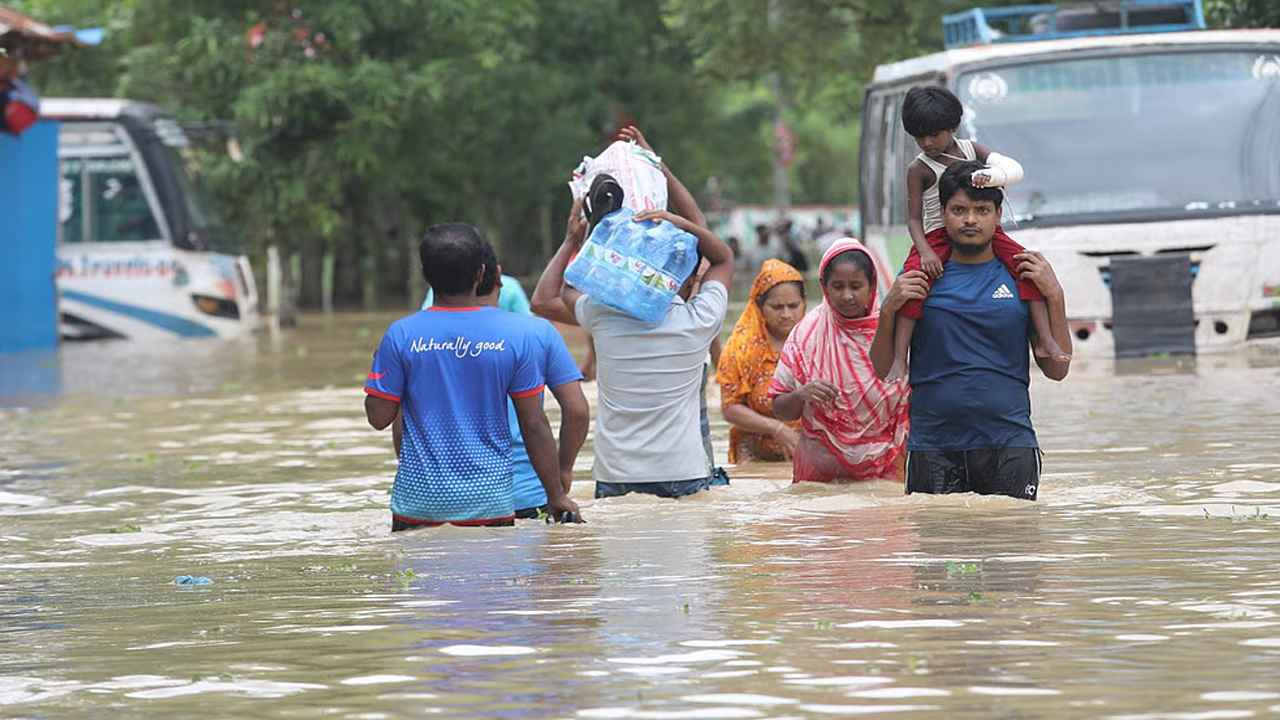 দুর্যোগ মোকাবিলায় আশ্রয়কেন্দ্র বাড়াচ্ছে সরকার