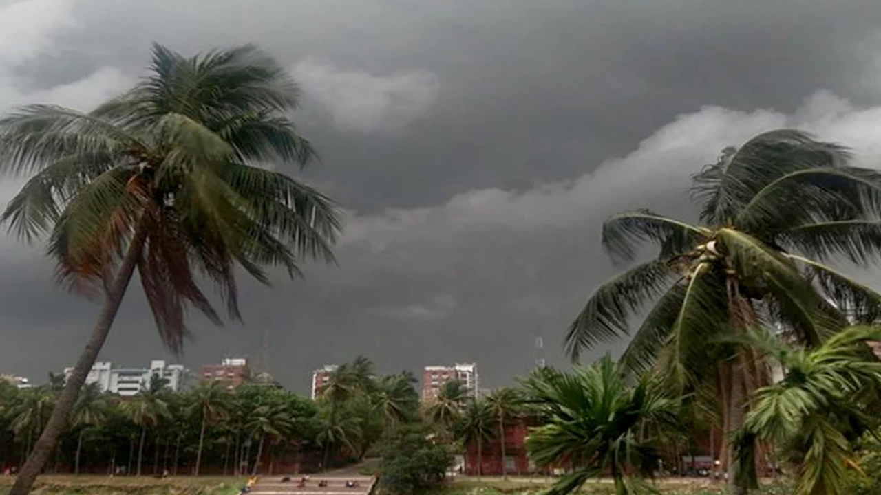 দুপুরের মধ্যে ঢাকাসহ ১০ বিভাগে বজ্রবৃষ্টির আভাস