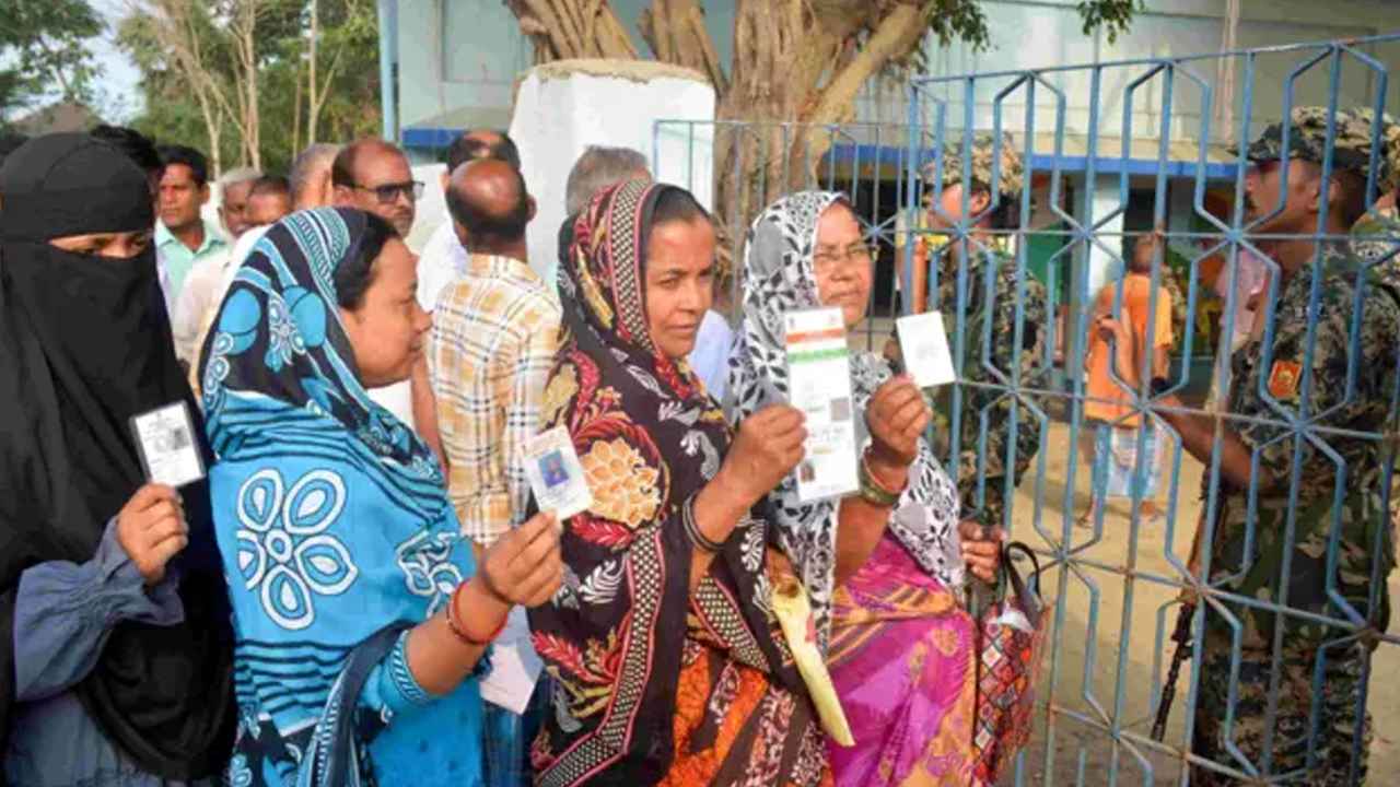 মমতা–শুভেন্দুর ভাগ্য নির্ধারণ আজ