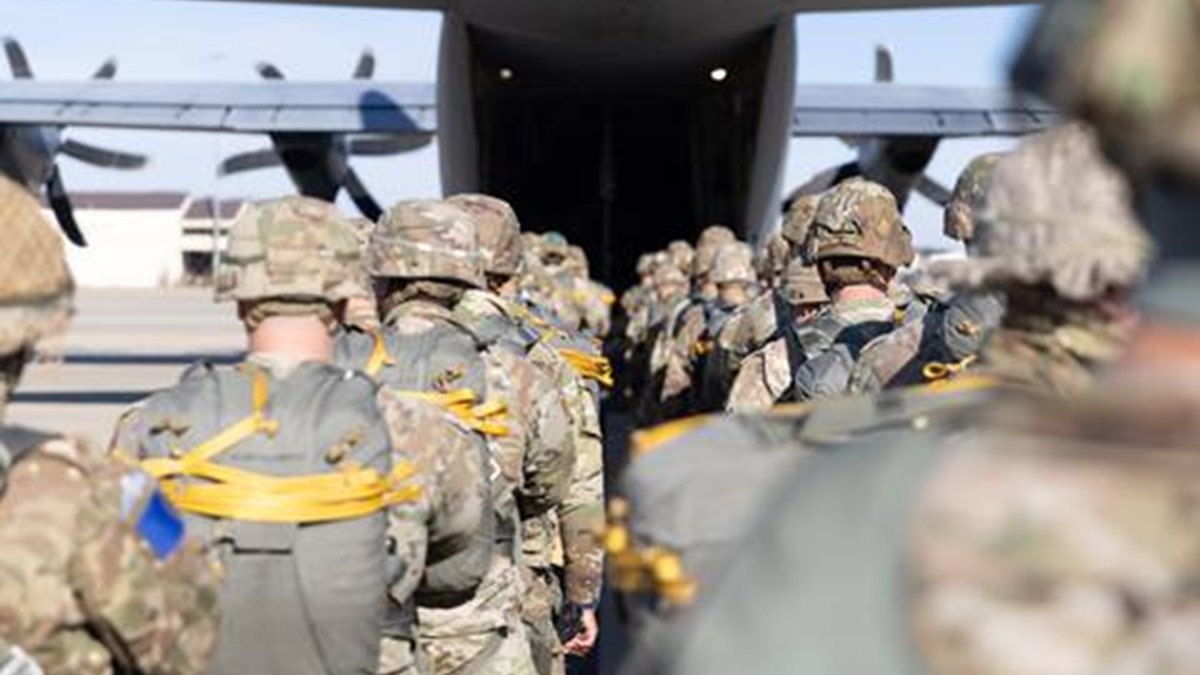 মধ্যপ্রাচ্যে আরও ১০ হাজার সেনা পাঠাতে যাচ্ছে যুক্তরাষ্ট্র