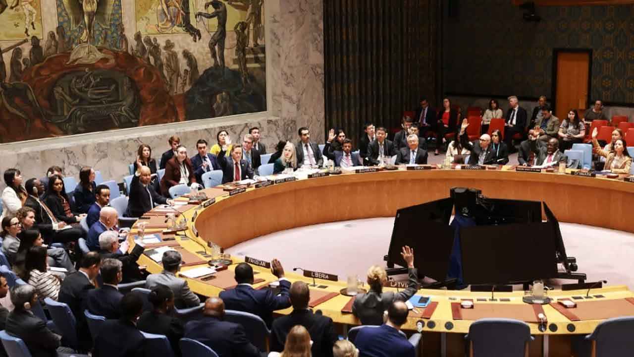 বলপ্রয়োগে হরমুজ প্রণালি খোলার প্রস্তাবে রাশিয়া-চীন-ফ্রান্সের ভেটো