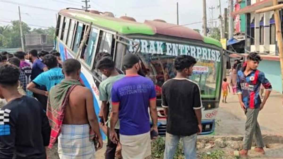 নরসিংদীতে বাসচাপায় পথচারী নিহত