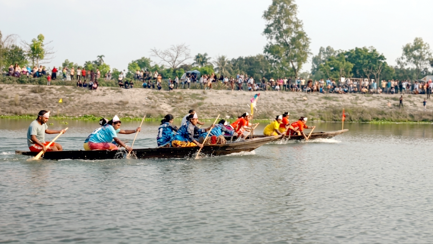 বীরগঞ্জে মাদকবিরোধী সচেতনতায় নৌকা বাইচ অনুষ্ঠিত