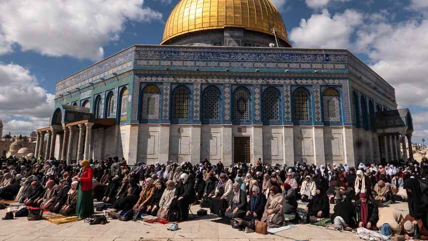 দীর্ঘ ৪০ দিন পর খুলেছে পবিত্র আল-আকসা
