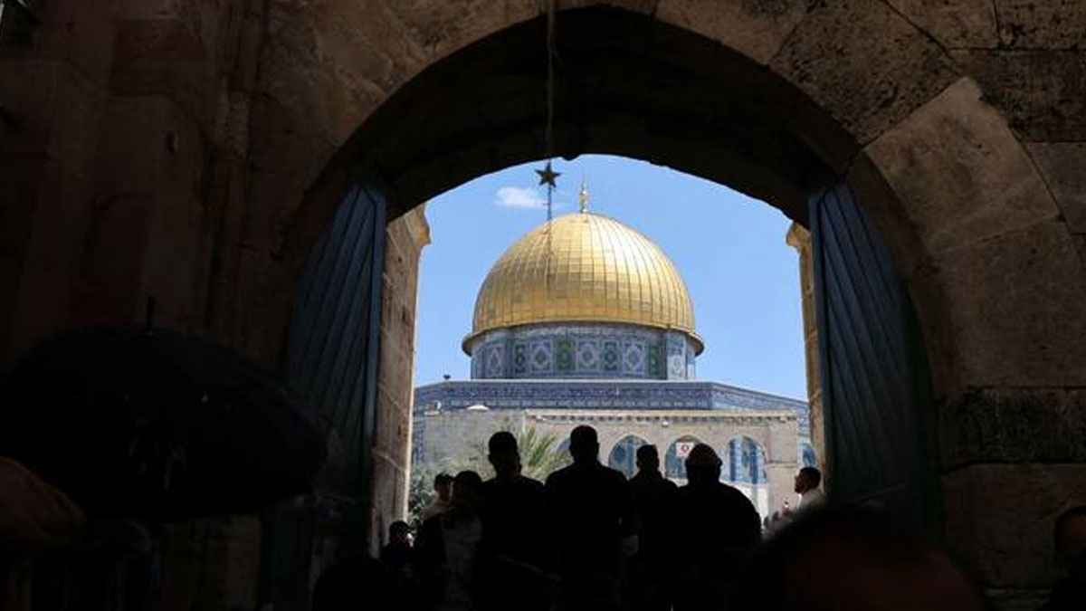 আল-আকসায় পুলিশি পাহারায় ইসরায়েলিদের অনুপ্রবেশ