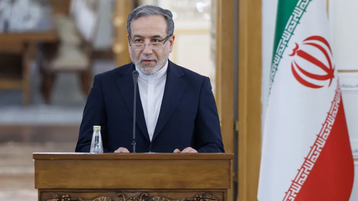 হরমুজ খোলার ঘোষণা দিয়ে কড়া সমালোচনার মুখে ইরানি পররাষ্ট্রমন্ত্রী