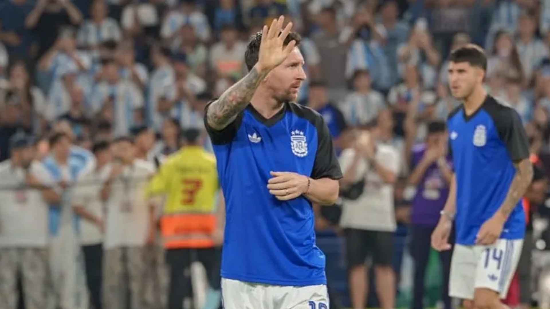 নীরবতা ভেঙে বার্তা দিলেন মেসি