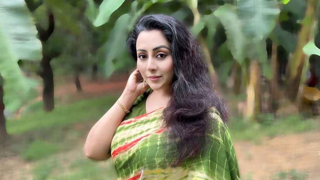 ইভার ‘মানছে না মন’