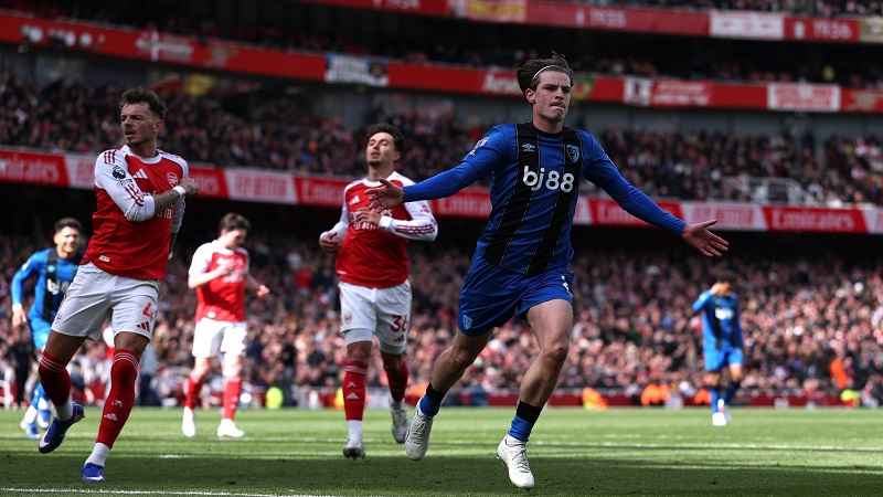 শিরোপা স্বপ্নে বড় ধাক্কা খেল আর্সেনাল