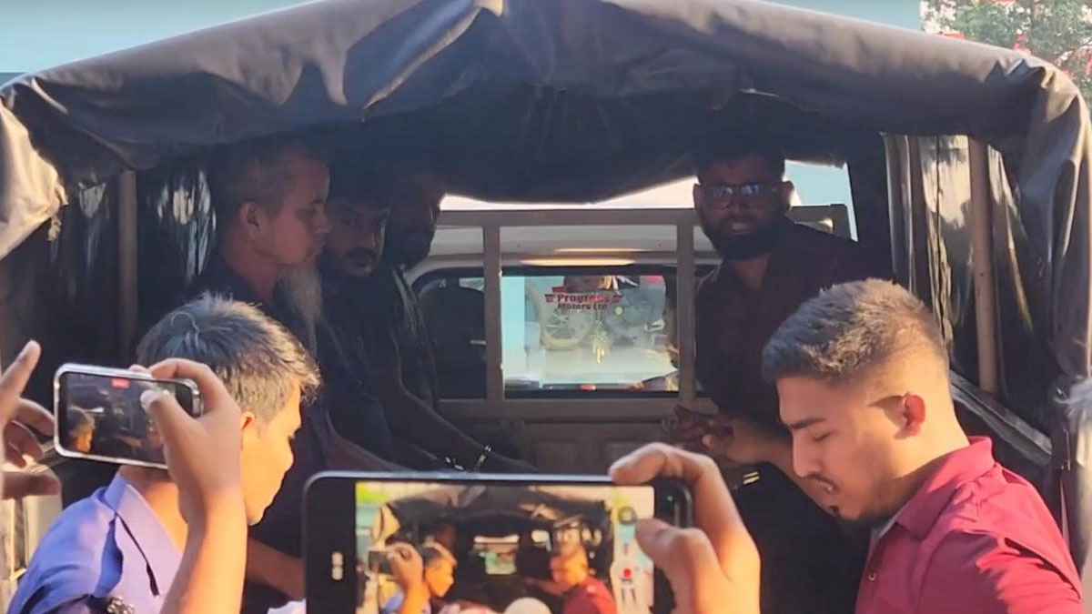 গৃহকর্মী আয়েশাকে নির্যাতনের ঘটনায় চিকিৎসক দম্পতি গ্রেফতার