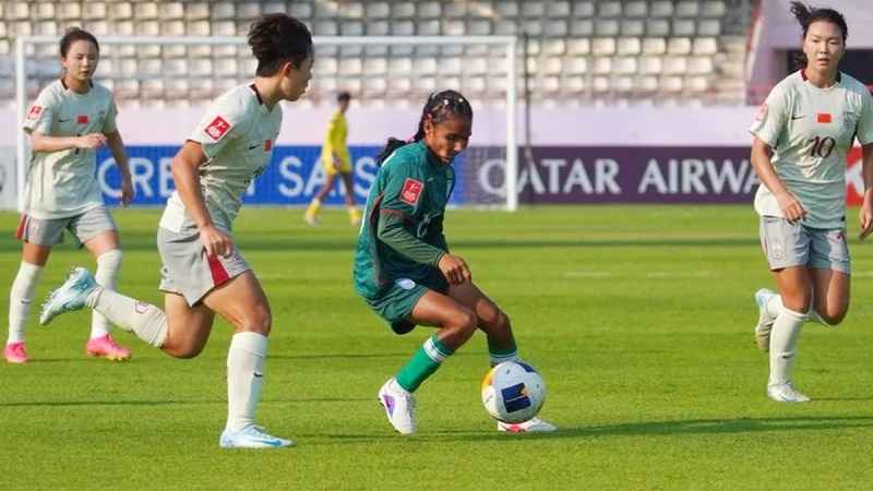 শক্তিশালী চীনের কাছে লড়াই করে হারল বাংলাদেশ