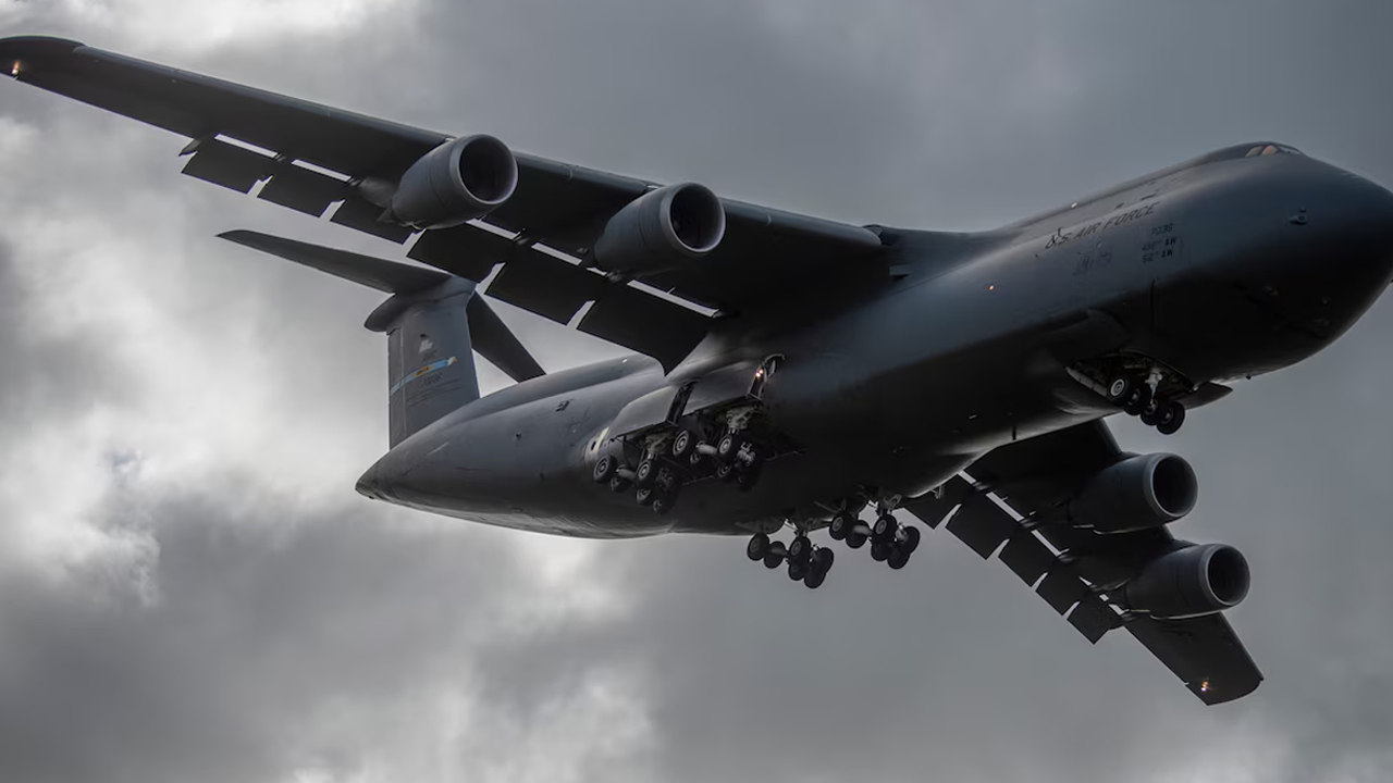 পাকিস্তানে পৌঁছেছে ৬ মার্কিন সামরিক উড়োজাহাজ