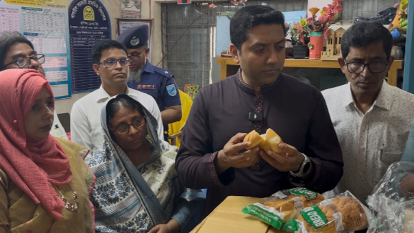 প্রাথমিকের খাবারের মান নিয়ে প্রতিমন্ত্রীর অসন্তোষ প্রকাশ
