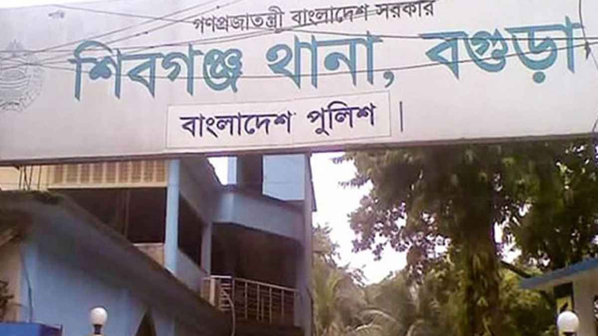 বাড়িতে ঢুকে অবসরপ্রাপ্ত নারী ব্যাংক কর্মকর্তাকে ছুরিকাঘাতে হত্যা