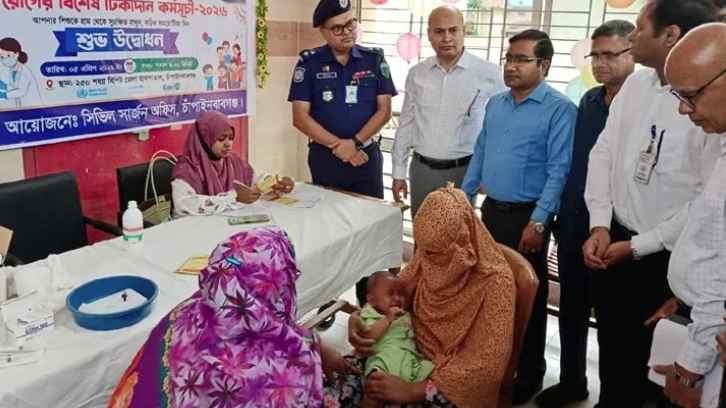 বৃদ্ধ স্বামীর মুখে দুর্গন্ধ, থানায় অভিযোগ দিলেন স্ত্রী