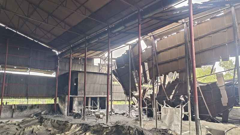 চট্টগ্রামে নির্মাণাধীন গুদামের ছাদ ধসে দুই শ্রমিকের মৃত্যু