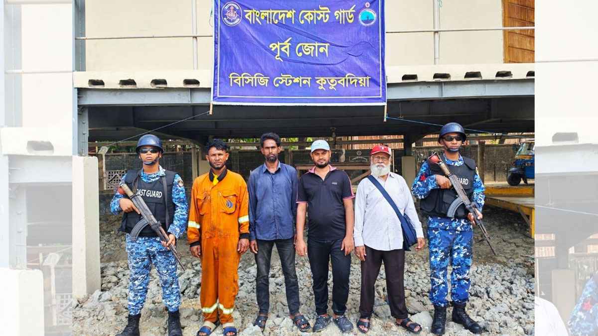 উপকূলে ডাকাতের কবল থেকে ৪ শ্রমিক উদ্ধার