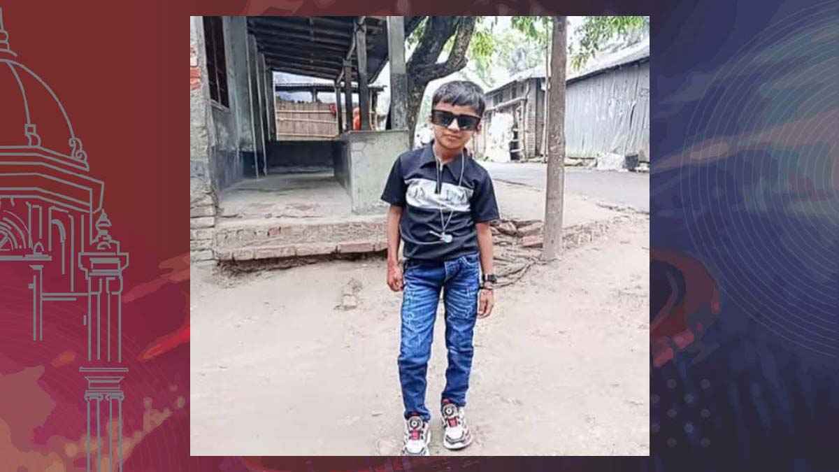 বাবাকে বাঁচাতে গিয়ে প্রাণ গেল শিশু আব্দুল্লাহর