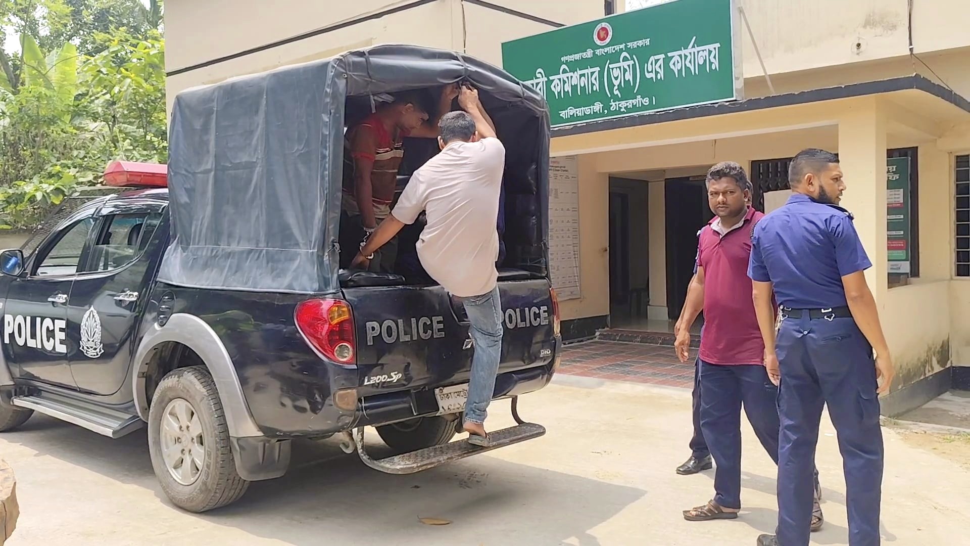 dfcc735a-7511-4d53-bc0b-69b88e43637b