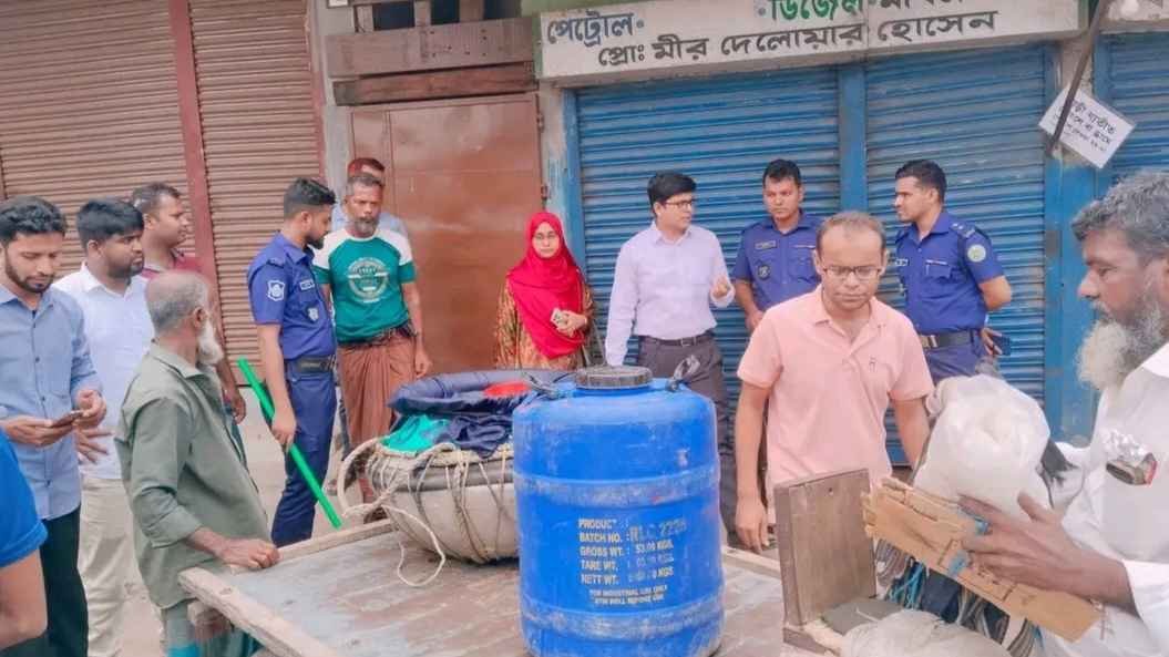 ঝালকাঠিতে ২ লাখ চিংড়ি রেনু জব্দ