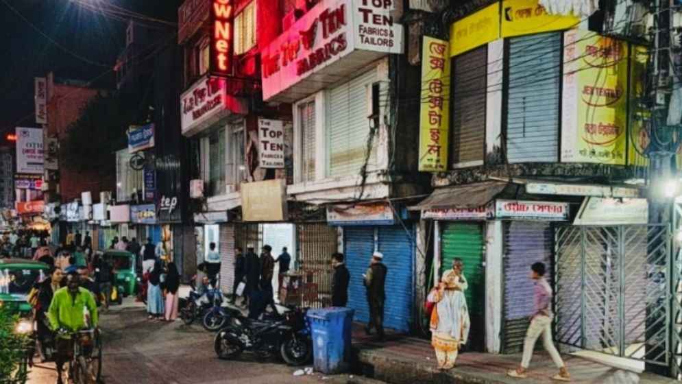 সন্ধ্যা ৬টার মধ্যে সারাদেশে দোকান-শপিংমল বন্ধ